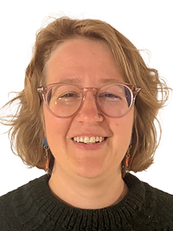 Cecilie-Ravn-Fritlagt-profilbillede-300x450